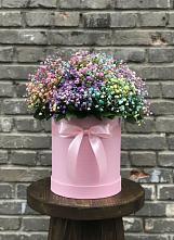 Цветочная композиция из Гипсофила и Розы в шляпной коробке в Дондуковской