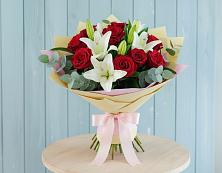 Букет цветов из:  Лилии и Розы в Дондуковской
