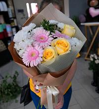 Букет цветов из:  Герберы, Розы и Хризантемы в Дондуковской