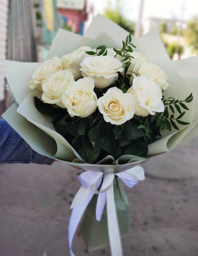 Букет Белые розы Проуд в Дондуковской