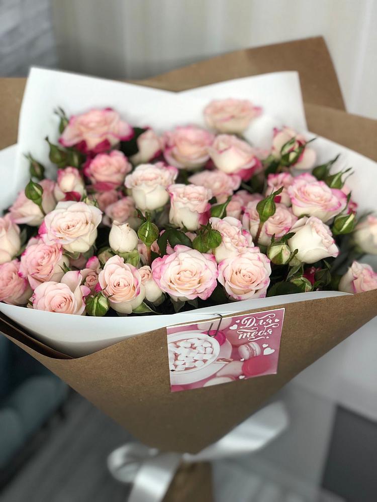 Букет цветов из: Розы в Дондуковской