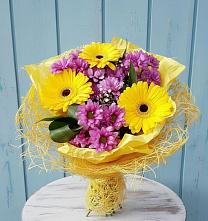 Букет цветов из:  Хризантемы и Герберы в Дондуковской