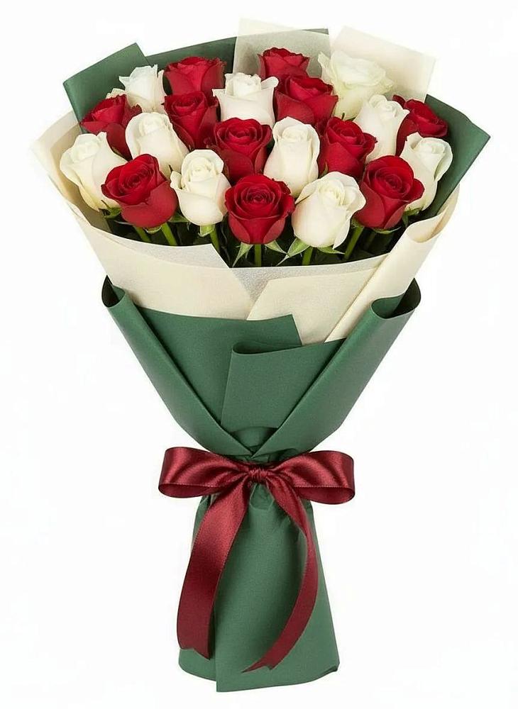 Букет Микс из красных и белых роз в Дондуковской
