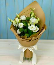 Букет цветов из:  Хризантемы и Лизиантусы в Дондуковской