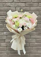 Букет цветов из:  Гвоздики, Розы, Лизиантусы и Хризантемы в Дондуковской