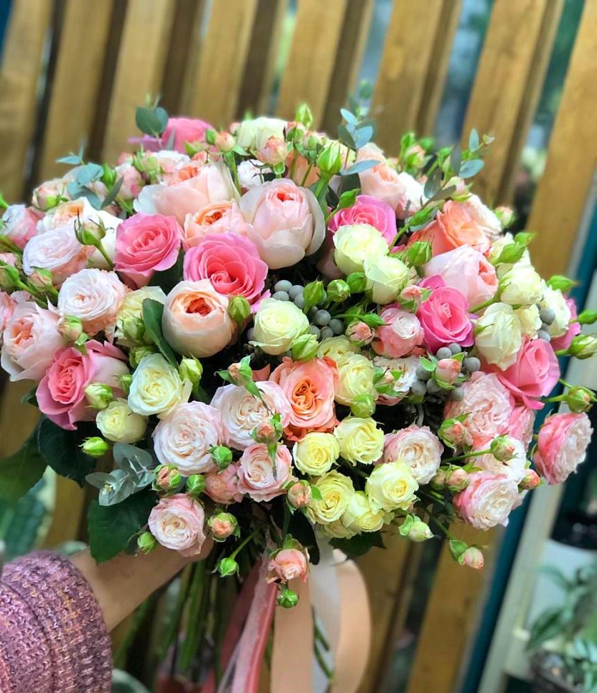 Букет цветов из: Розы в Дондуковской