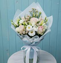 Букет цветов из:  Розы и Лизиантусы в Дондуковской