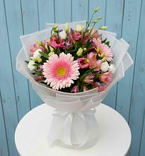 Букет цветов из:  Герберы, Альстромерии и Лизиантусы в Дондуковской
