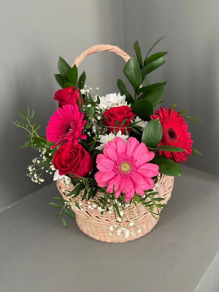 Цветочная композиция из Розы, Хризантемы и Герберы в корзине в Дондуковской
