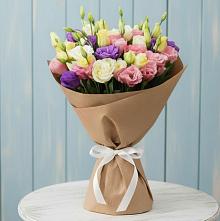 Букет цветов из:  Лизиантусы в Дондуковской