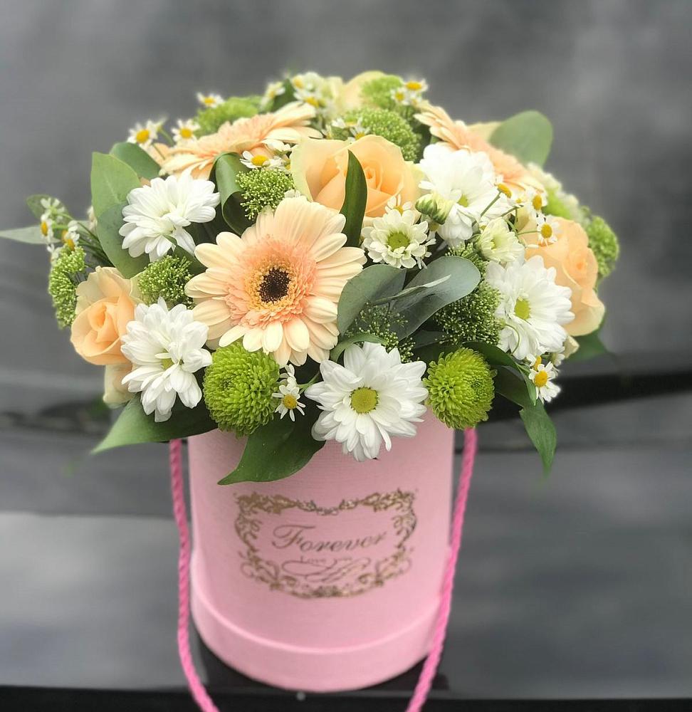 Цветочная композиция из Розы, Герберы и Хризантемы в шляпной коробке в Дондуковской