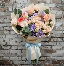 Букет цветов из:  Розы, Лизиантусы и Гвоздики в Дондуковской