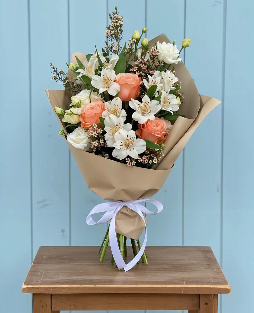 Букет цветов из: Альстромерии, Лизиантусы, Розы и Хризантемы в Дондуковской